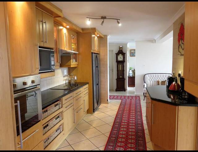 4 BEDROOM HOUSE FOR SALE IN COUNTRY CLUB